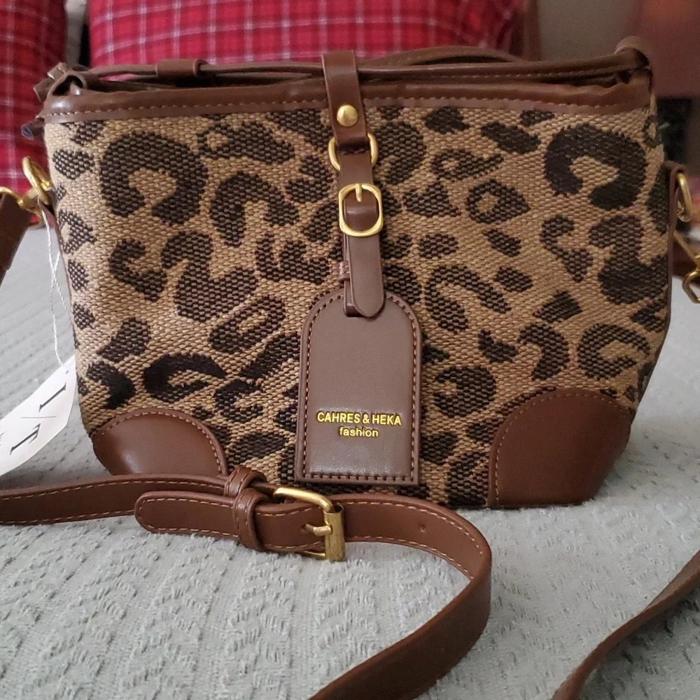 crossbody bag charles and heka bag